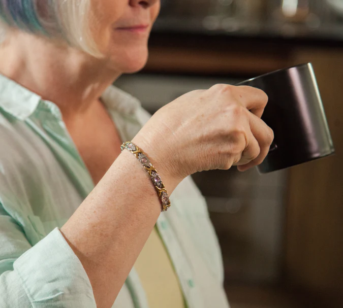 Stainless Steel Women's Magnetic Bracelet - Image 2